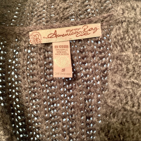 3/15 💚 American Rag Short-sleeve Wool Button Sweater - Picture 3 of 10